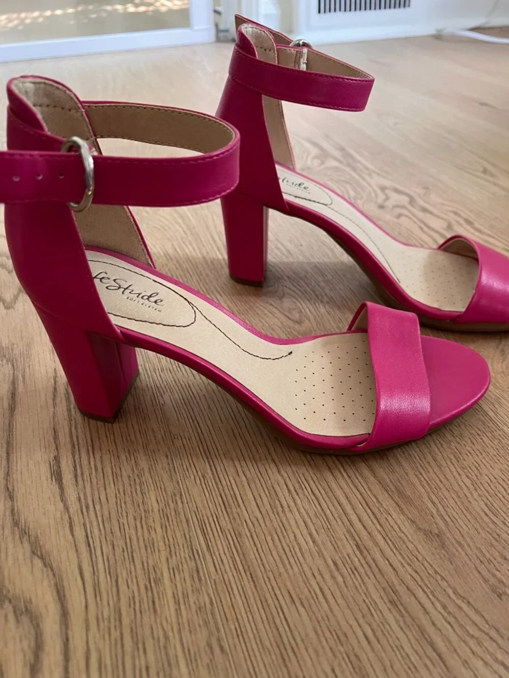 LifeStride Fuchsia Block Heel Ankle Strap Sandals Women's Size 10